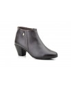 Women's Leather Ankle Boots with Heel and Zipper 41754,95 €