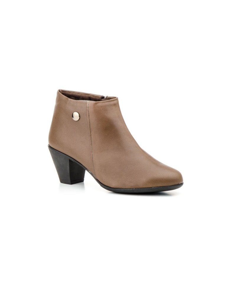 Women's Leather Ankle Boots with Heel and Zipper 41754,95 €