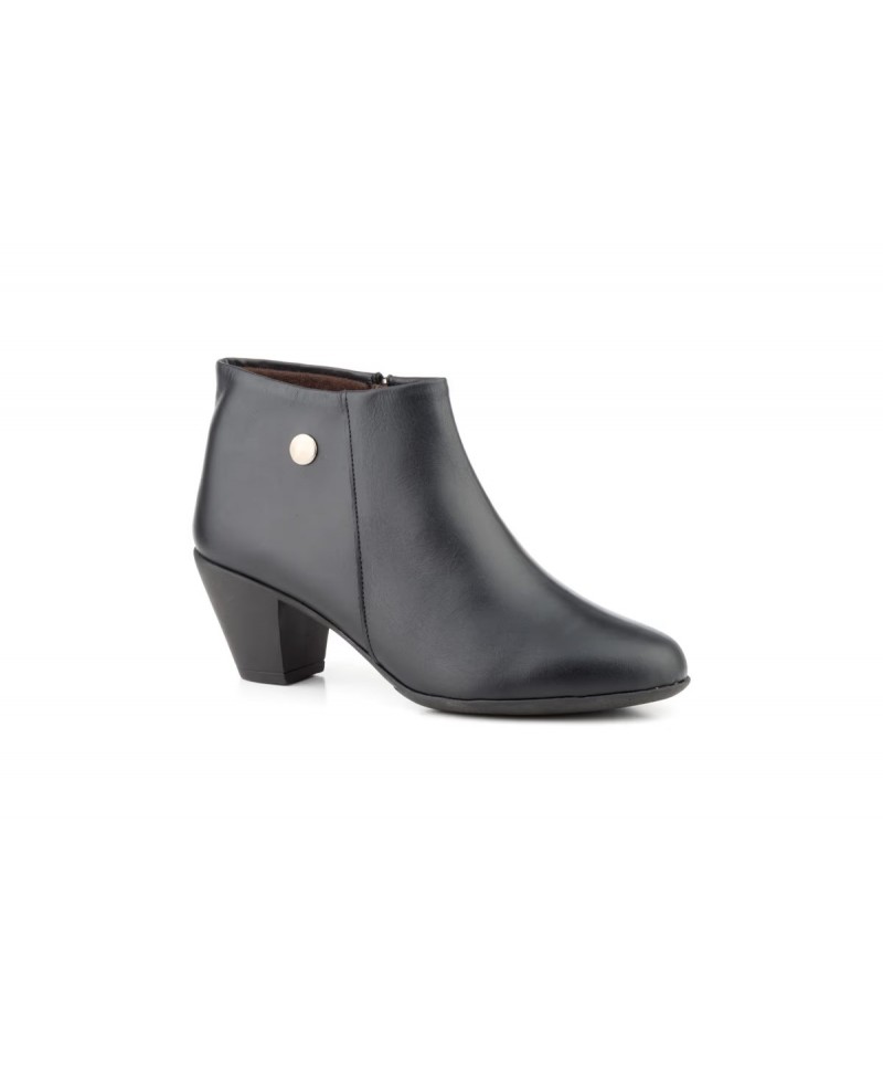 Women's Leather Ankle Boots with Heel and Zipper 41754,95 €