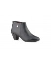Women's Leather Ankle Boots with Heel and Zipper 41754,95 €