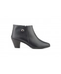 Women's Leather Ankle Boots with Heel and Zipper 41754,95 €