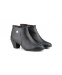 Women's Leather Ankle Boots with Heel and Zipper 41754,95 €