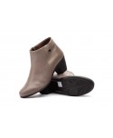 Women's Leather Ankle Boots with Heel and Zipper 41754,95 €