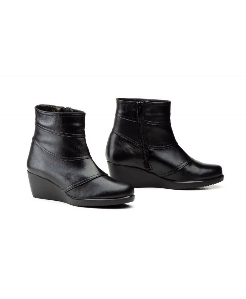 Women's Leather Ankle Boots 568259,95 €