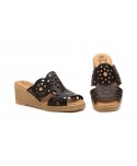 Sandalias Vaquetillas Mujer Piel Marrón Picado Cuña AE-462 44,95 €