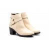 Botines Elegantes en Piel Natural con Detalle de Hebilla 2315 49,00 €