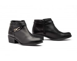 Women's Leather Ankle Boot with Buckle 2130054,95 €